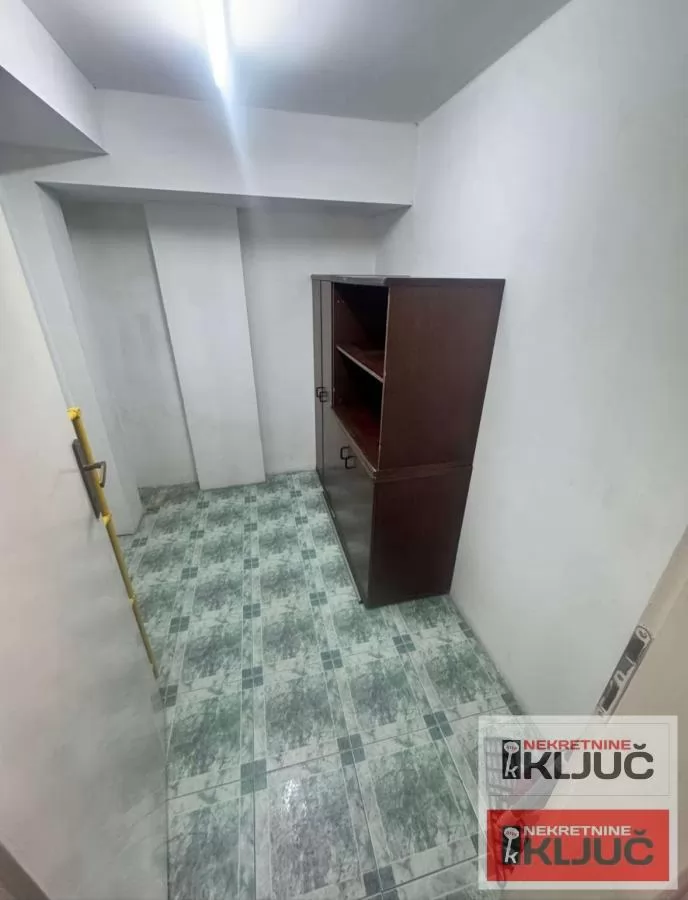 NOVA DETELINARA IZDAJE SE VIŠENAMENSKI ULIČNI LOKAL 6