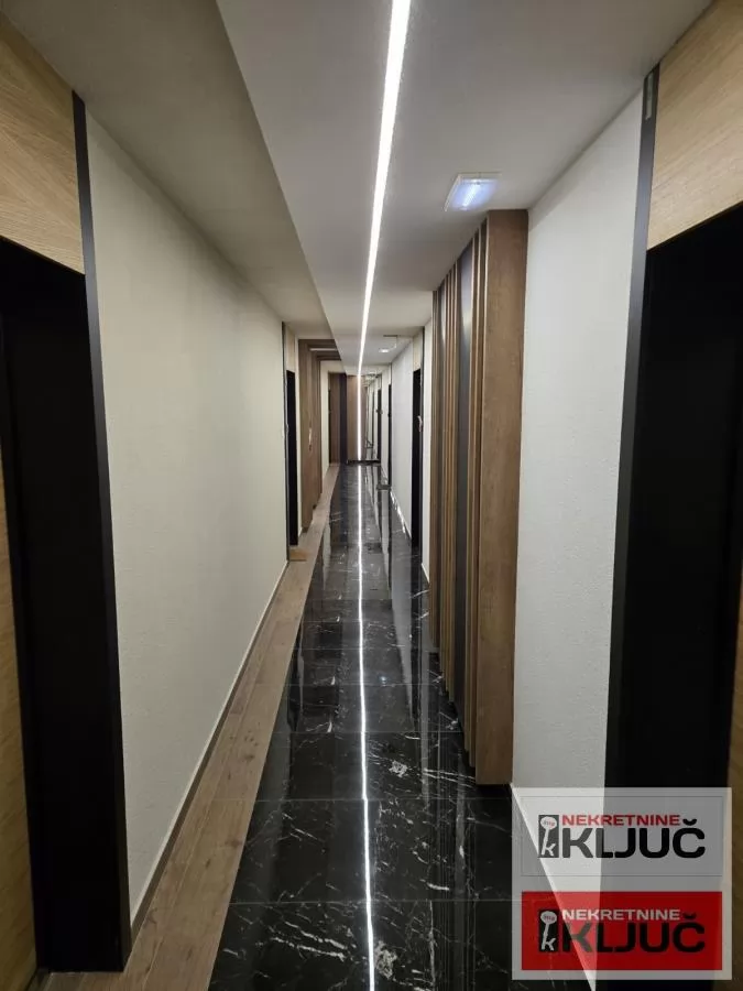Odlican stan u novoj LUX zgradi na Spensu 6