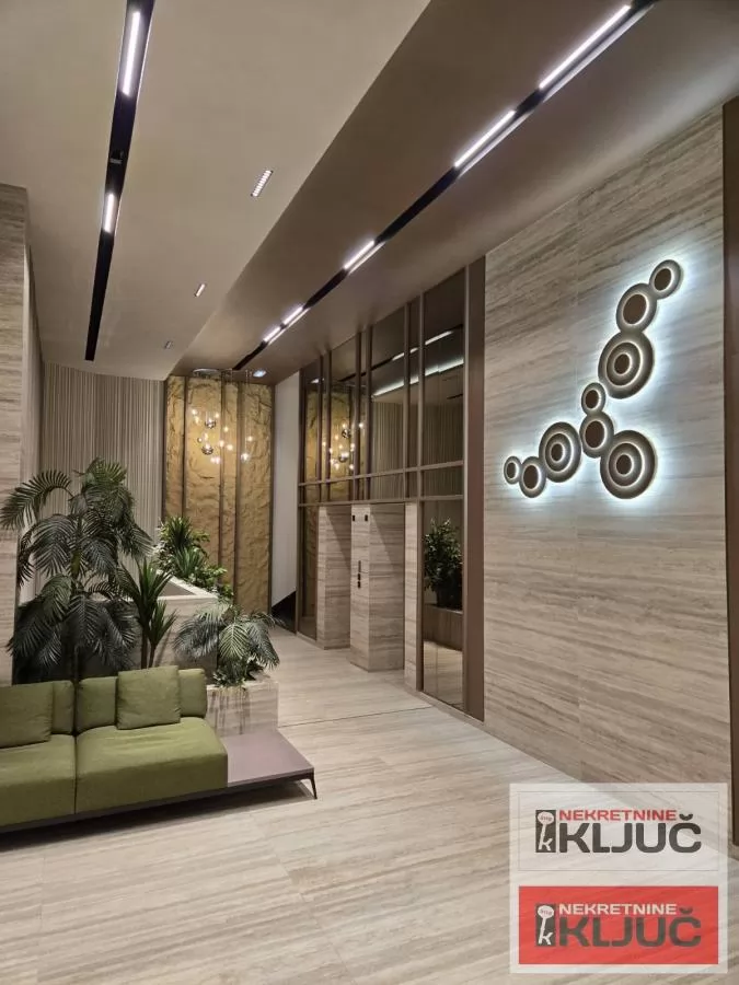 Odlican stan u novoj LUX zgradi na Spensu 8