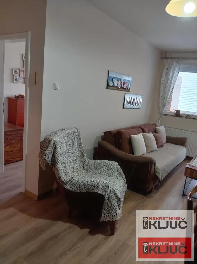 BULEVAR PATRIJARHA PAVLA IZDAJE SE JEDNOIPOSOBAN NAMEŠTEN STAN 2