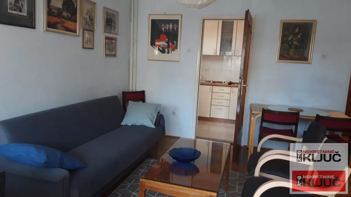 CENTAR IZDAJE SE JEDNOIPPSOBAN NAMEŠTEN STAN 2