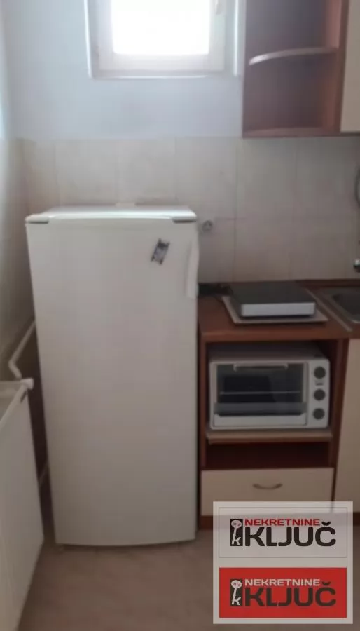 CENTAR IZDAJE SE JEDNOIPPSOBAN NAMEŠTEN STAN 7