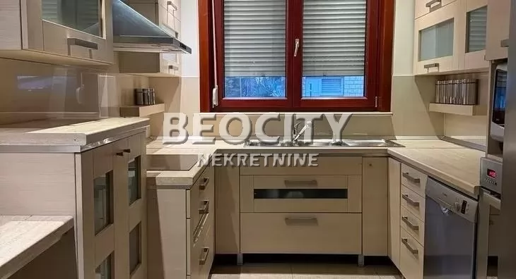 Kuća, 330 m2, Julino brdo, Poručnika Spasića i Mašere ID: 127210 4