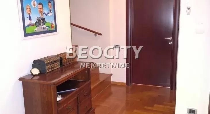 Kuća, 330 m2, Julino brdo, Poručnika Spasića i Mašere ID: 127210 5