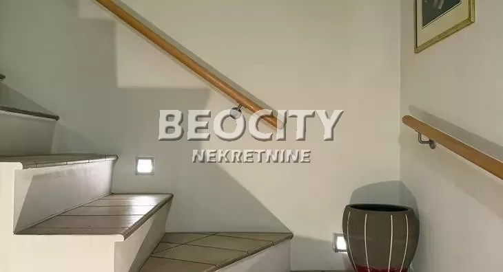 Kuća, 330 m2, Julino brdo, Poručnika Spasića i Mašere ID: 127210 6