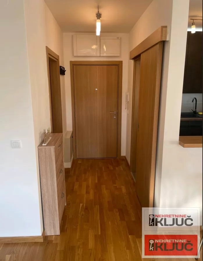 NOVO NASELJE-JUGOVIĆEVO-IZDAJE SE JEDNOIPOSOBAN STAN 10