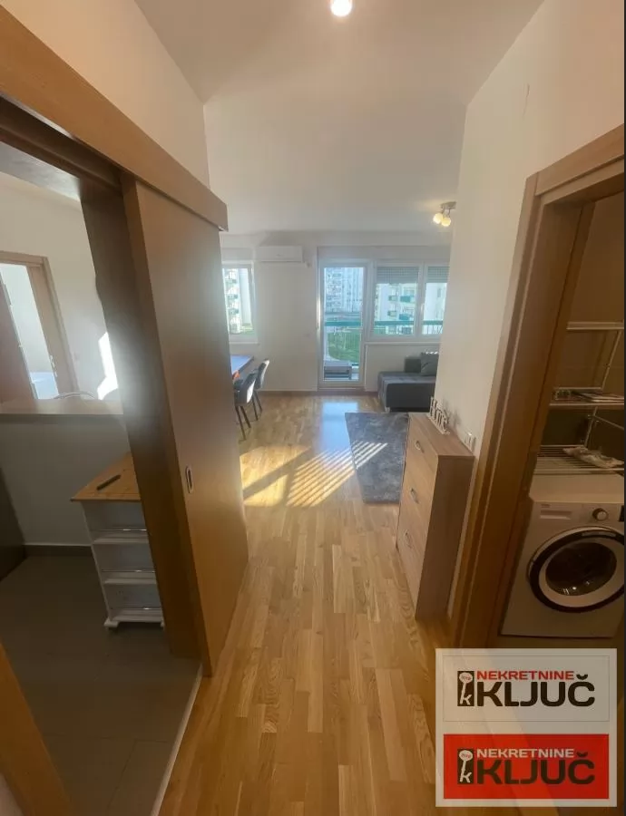 NOVO NASELJE-JUGOVIĆEVO-IZDAJE SE JEDNOIPOSOBAN STAN 11