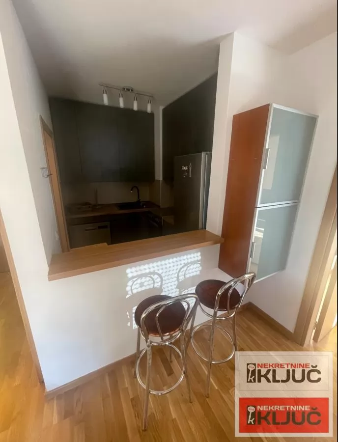 NOVO NASELJE-JUGOVIĆEVO-IZDAJE SE JEDNOIPOSOBAN STAN 9