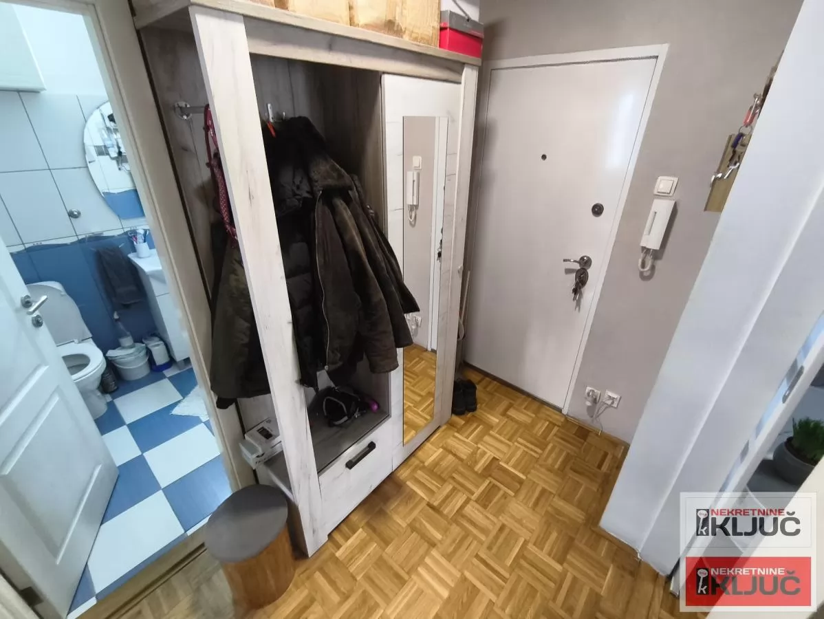 DETELINARA, 53m2, Dvoiposoban, Renoviran, Namešten 12