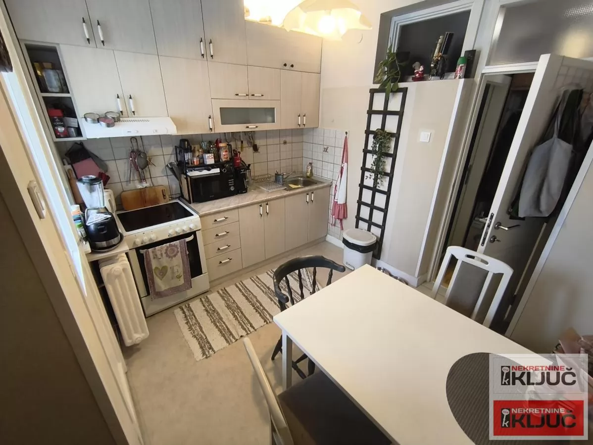 DETELINARA, 53m2, Dvoiposoban, Renoviran, Namešten 3