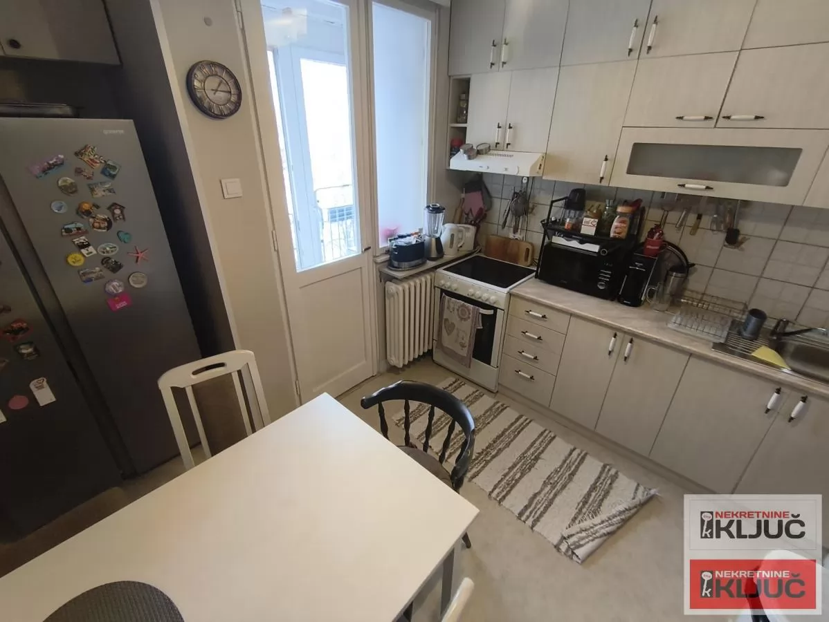 DETELINARA, 53m2, Dvoiposoban, Renoviran, Namešten 4