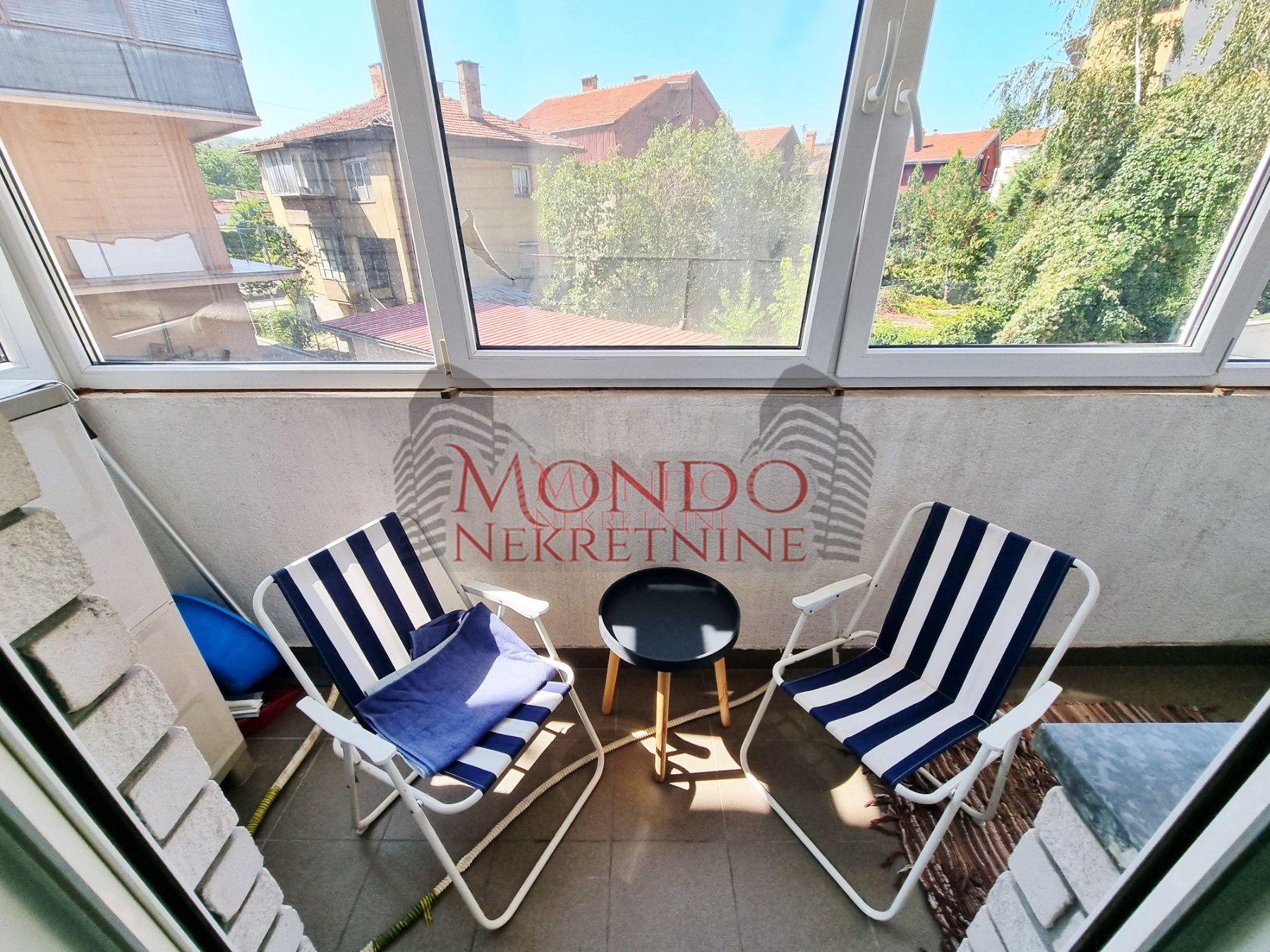 Izdaje se jednoiposoban stan preko puta parka Cair 17