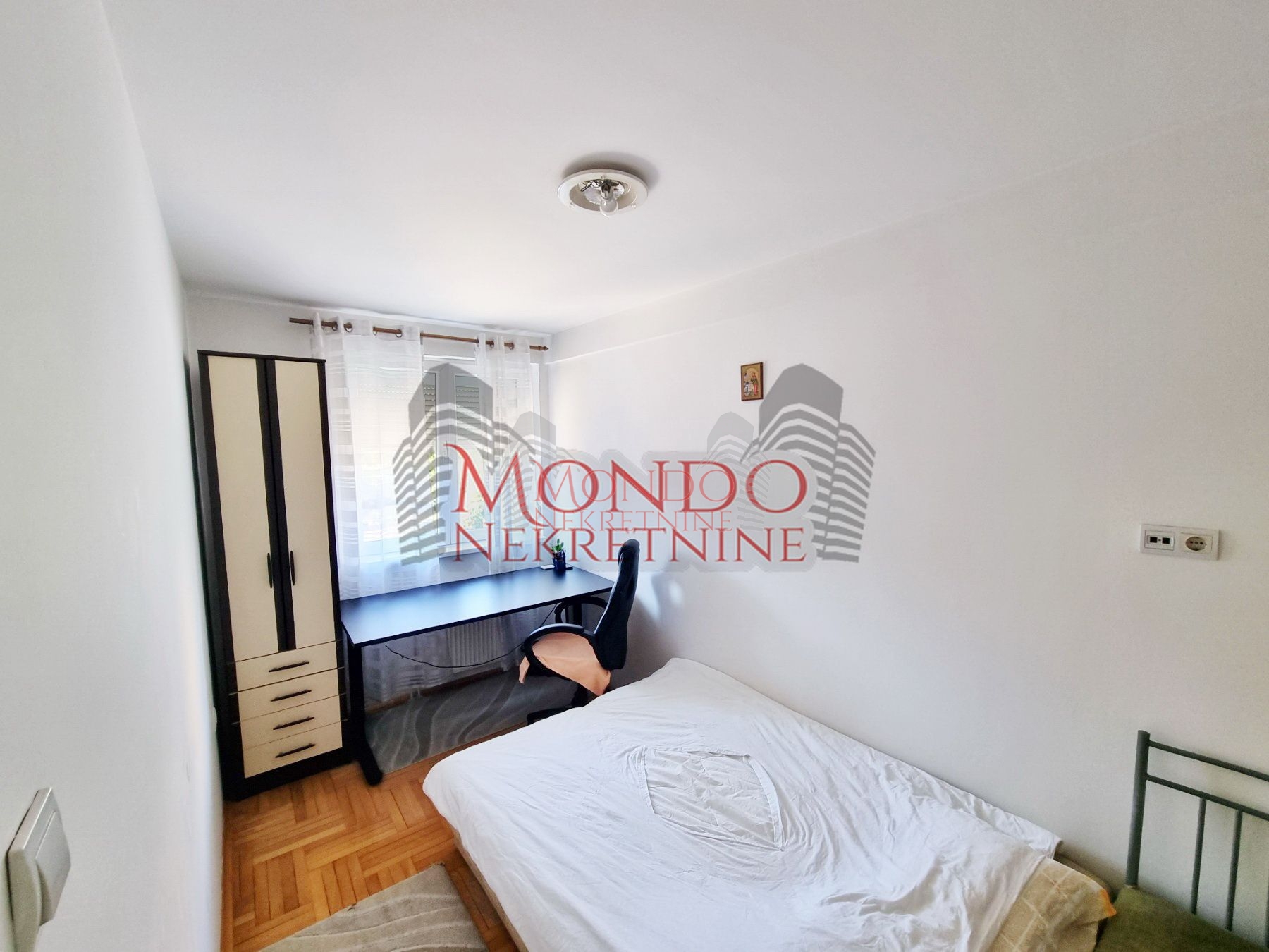 Izdaje se jednoiposoban stan preko puta parka Cair 10