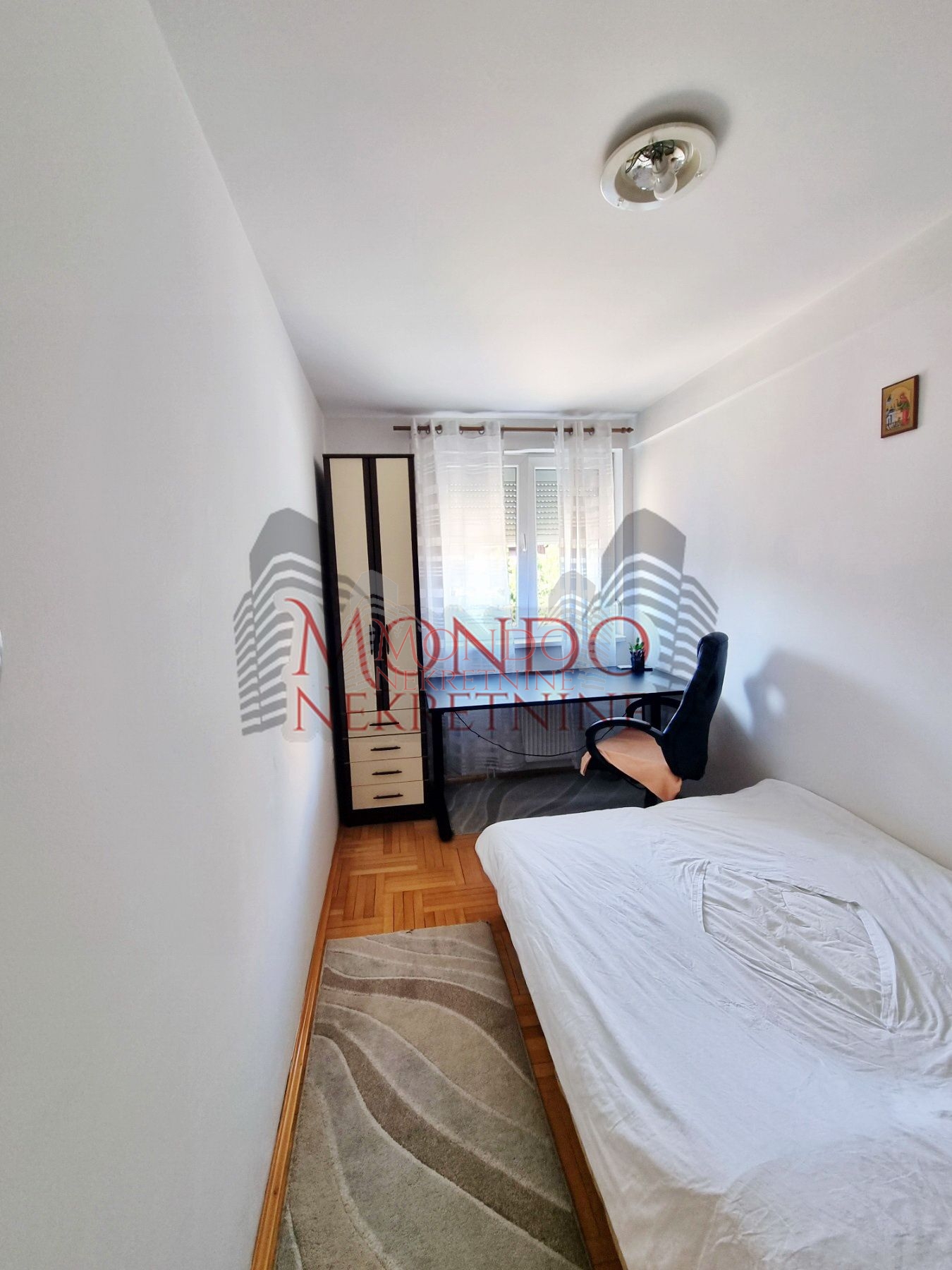 Izdaje se jednoiposoban stan preko puta parka Cair 5