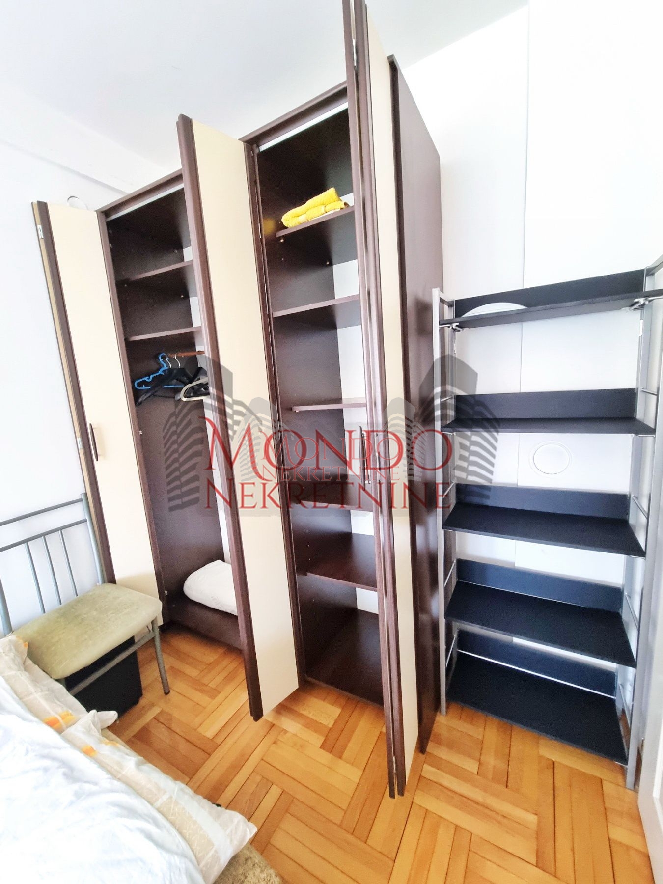 Izdaje se jednoiposoban stan preko puta parka Cair 8