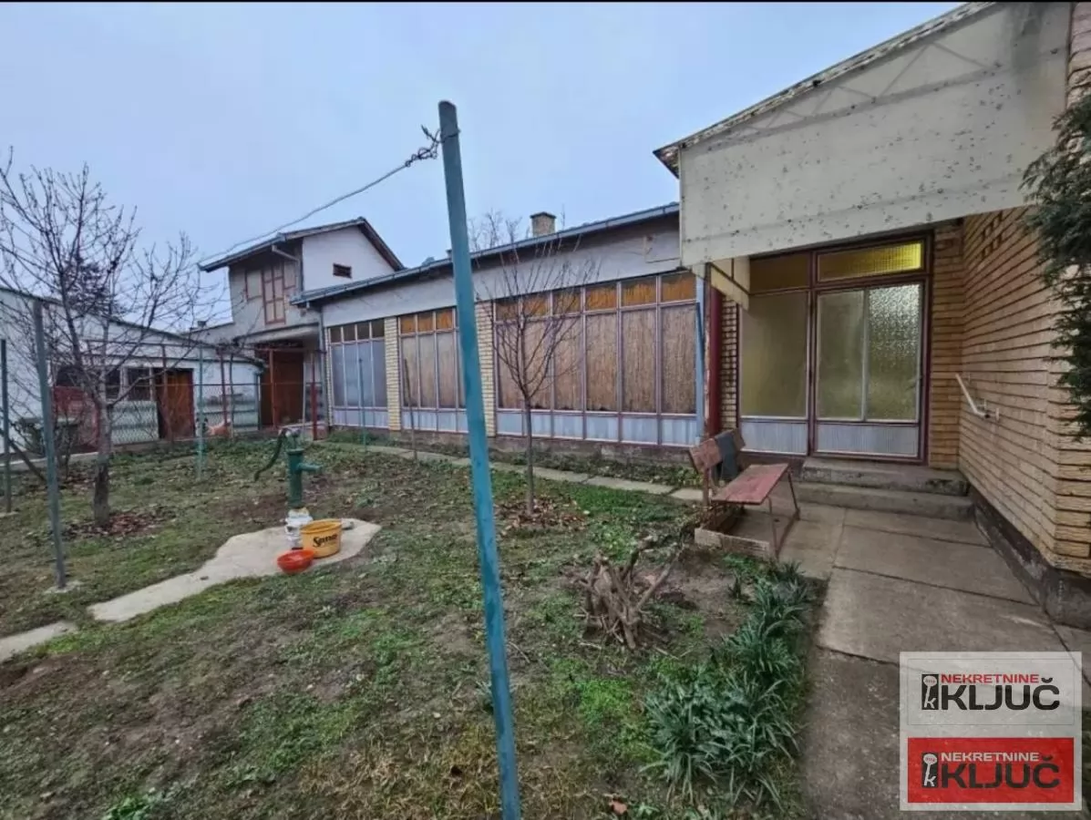 VETERNIK, 95m2, kuća plus pomoćni objekti na placu 615 m2 1