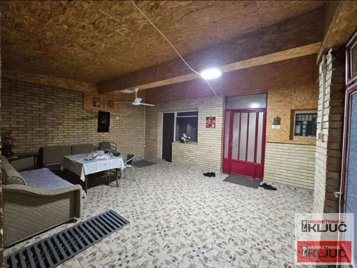 VETERNIK, 95m2, kuća plus pomoćni objekti na placu 615 m2 11