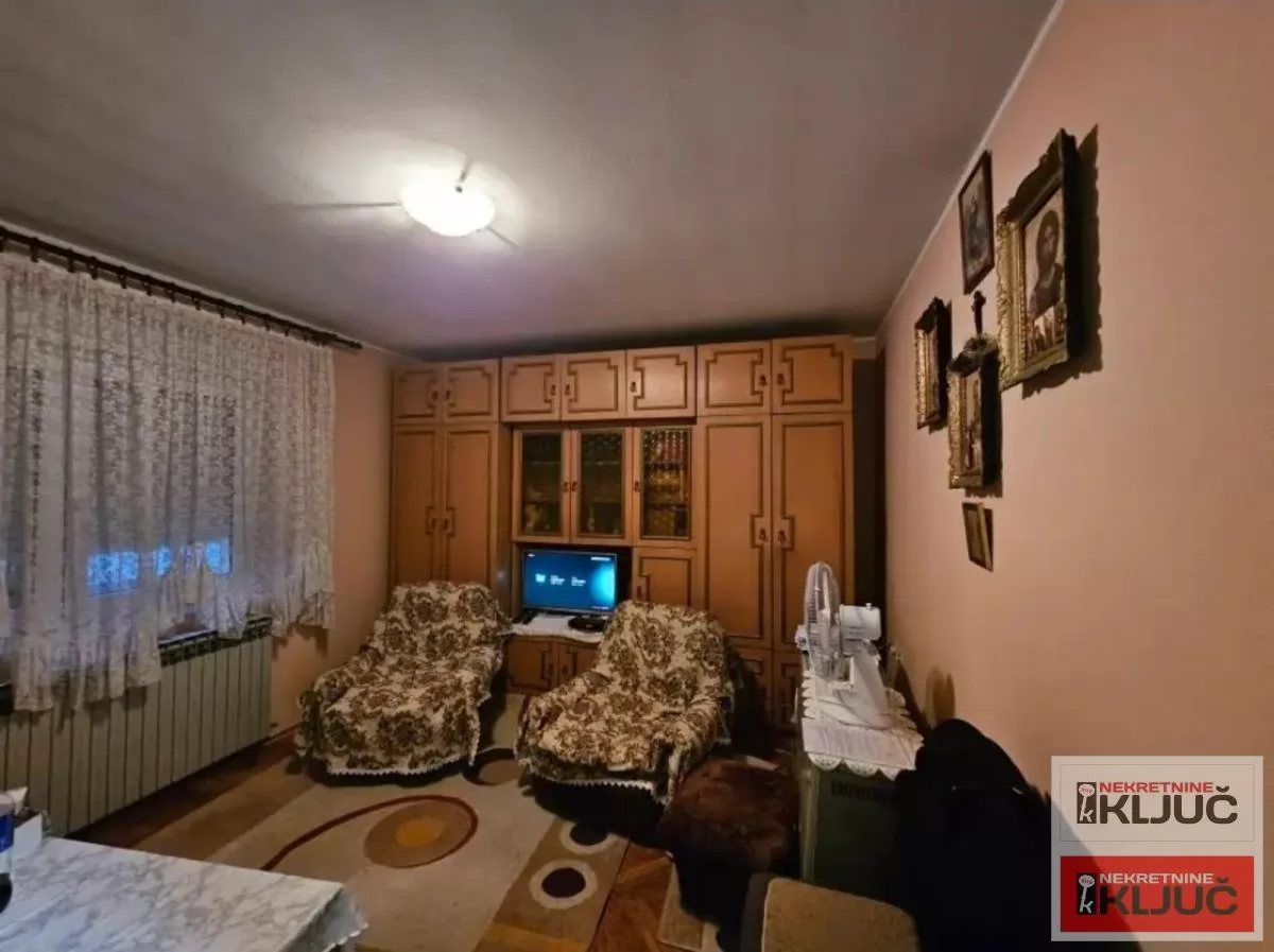 VETERNIK, 95m2, kuća plus pomoćni objekti na placu 615 m2 6