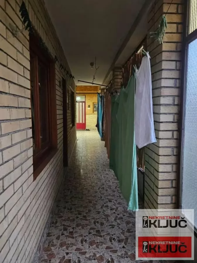 VETERNIK, 95m2, kuća plus pomoćni objekti na placu 615 m2 9