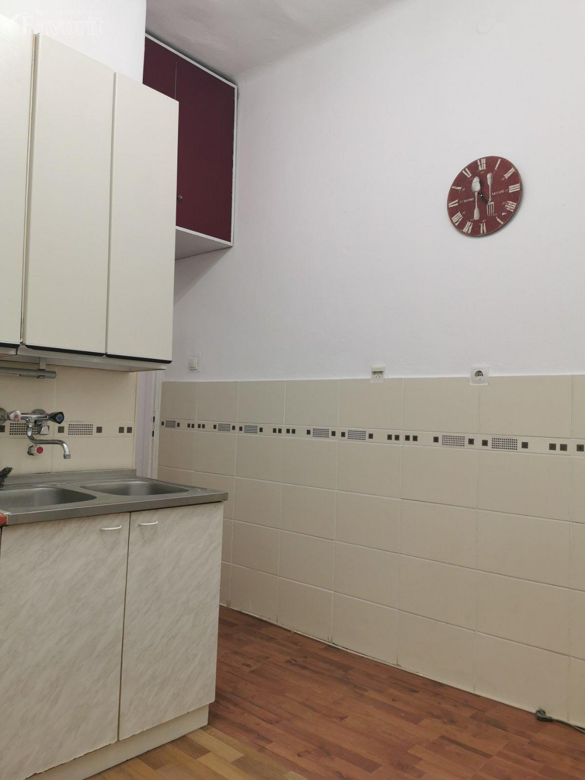 KALENIC, NOVOPAZARSKA, 64m2 6