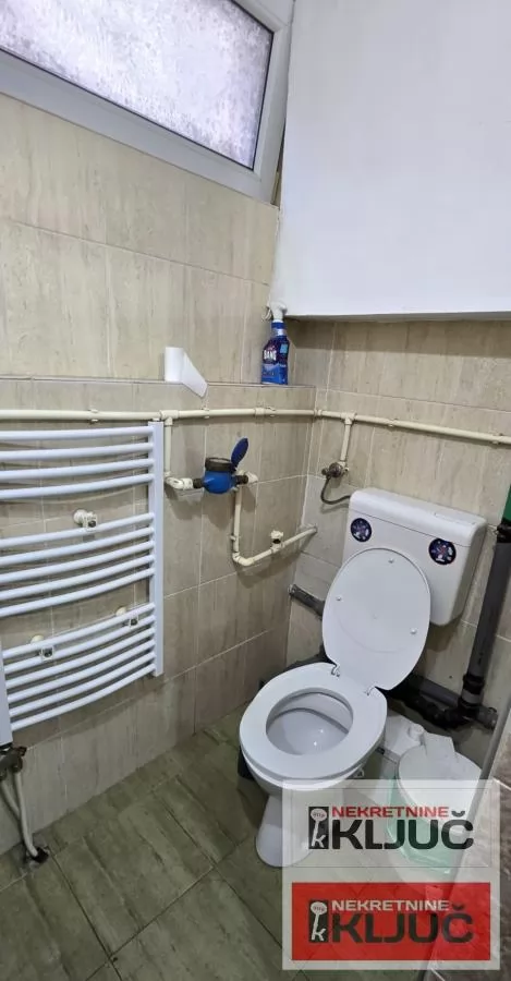 SOCIJALNO IZDAJE SE JEDNOSOBAN NAMEŠTEN STAN 10