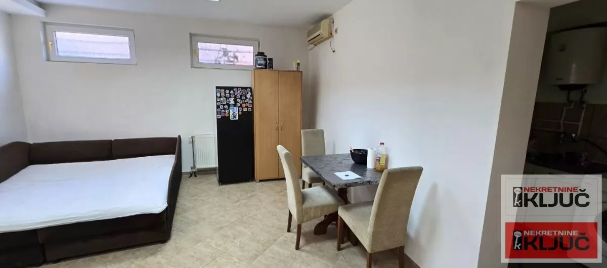 SOCIJALNO IZDAJE SE JEDNOSOBAN NAMEŠTEN STAN 2