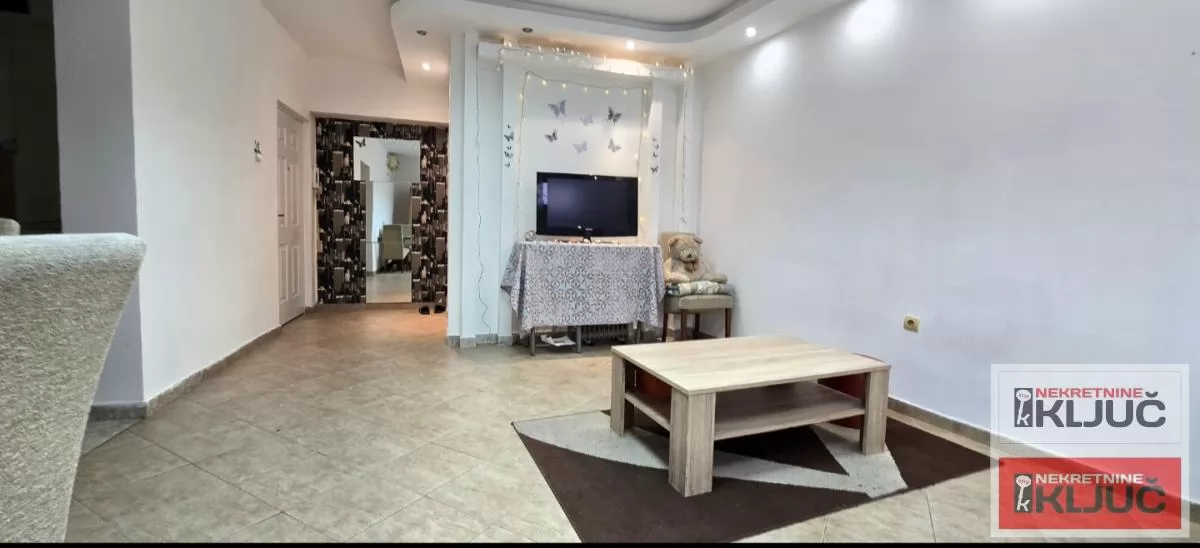 SOCIJALNO IZDAJE SE JEDNOSOBAN NAMEŠTEN STAN 4