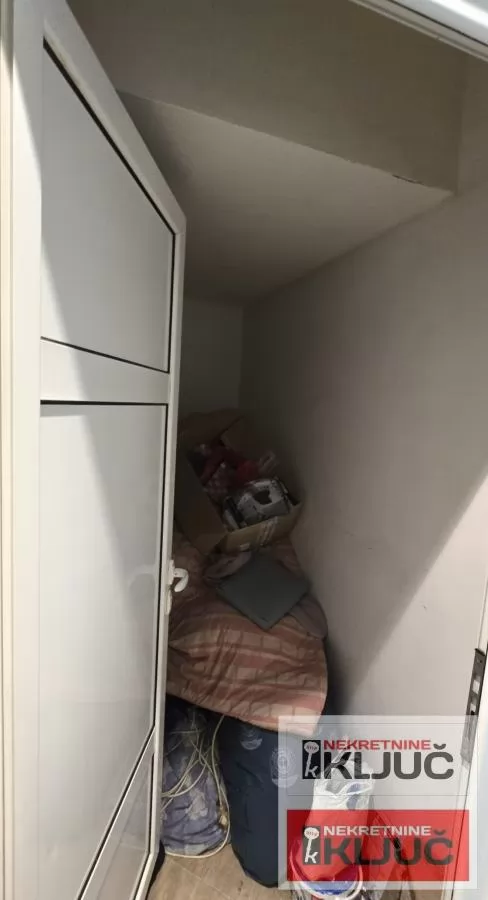 SOCIJALNO IZDAJE SE JEDNOSOBAN NAMEŠTEN STAN 9