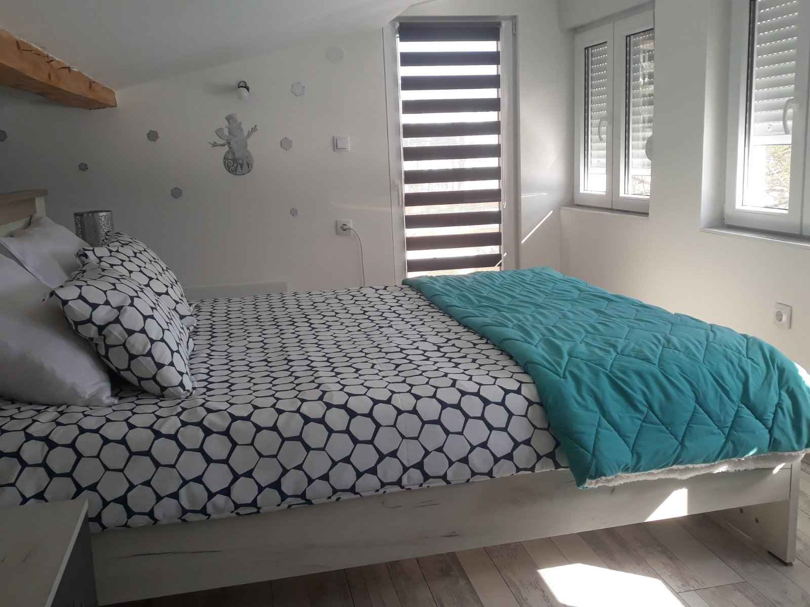 Prodajem vikendicu Divcibare Tometino Polje 4