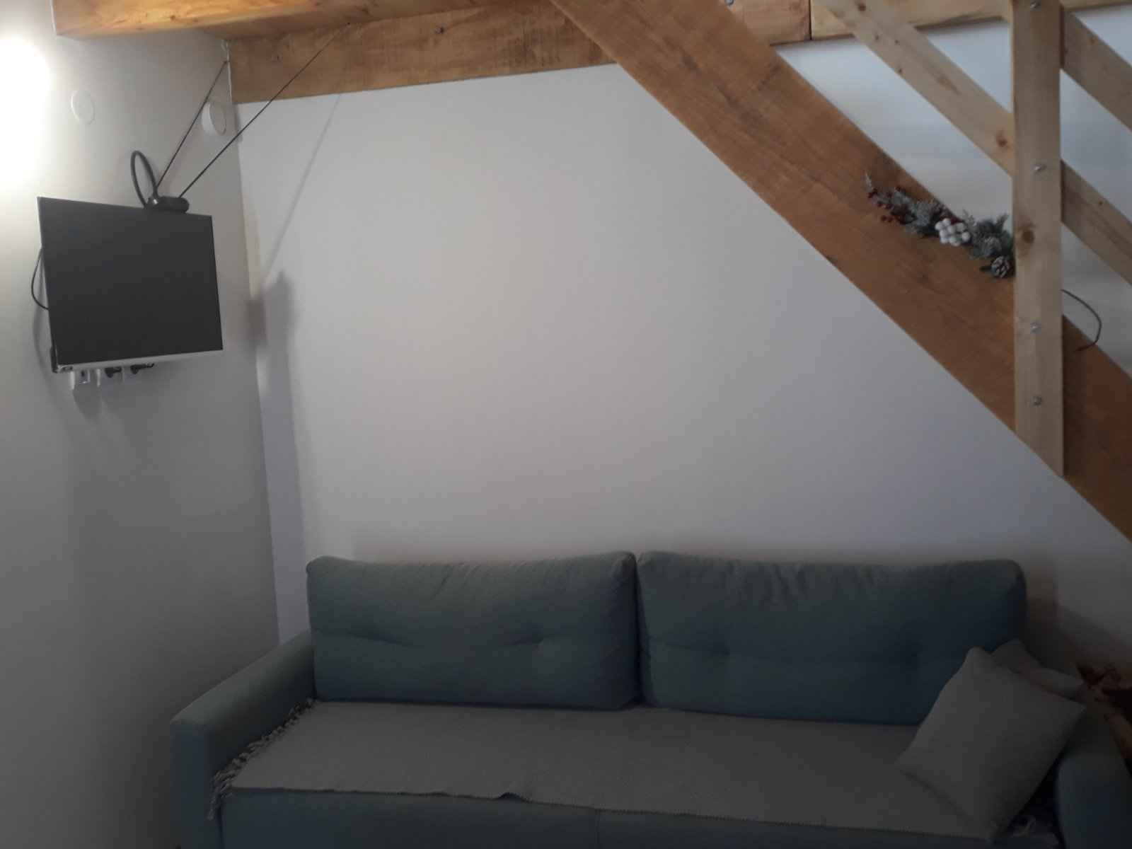 Prodajem vikendicu Divcibare Tometino Polje 2