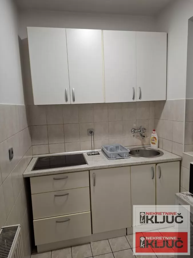 CENTAR IZDAJE SE NAMEŠTENA GARSONJERA 5