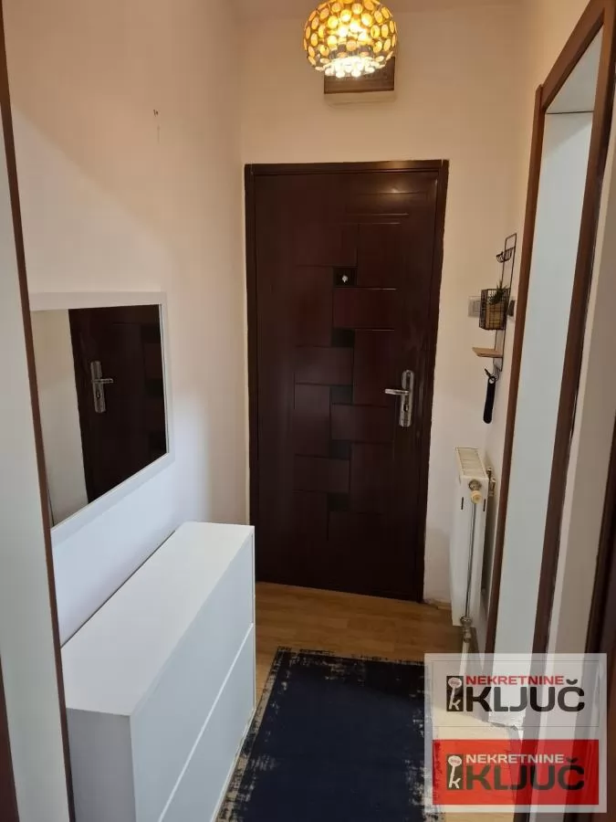 CENTAR IZDAJE SE NAMEŠTENA GARSONJERA 6