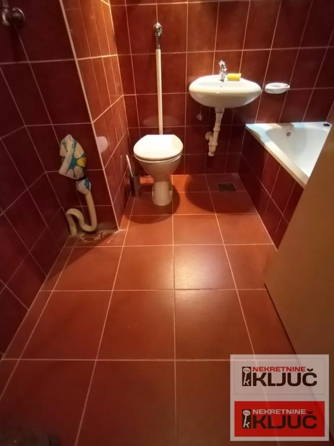 Liman III -useljiv polunamešten stan 4