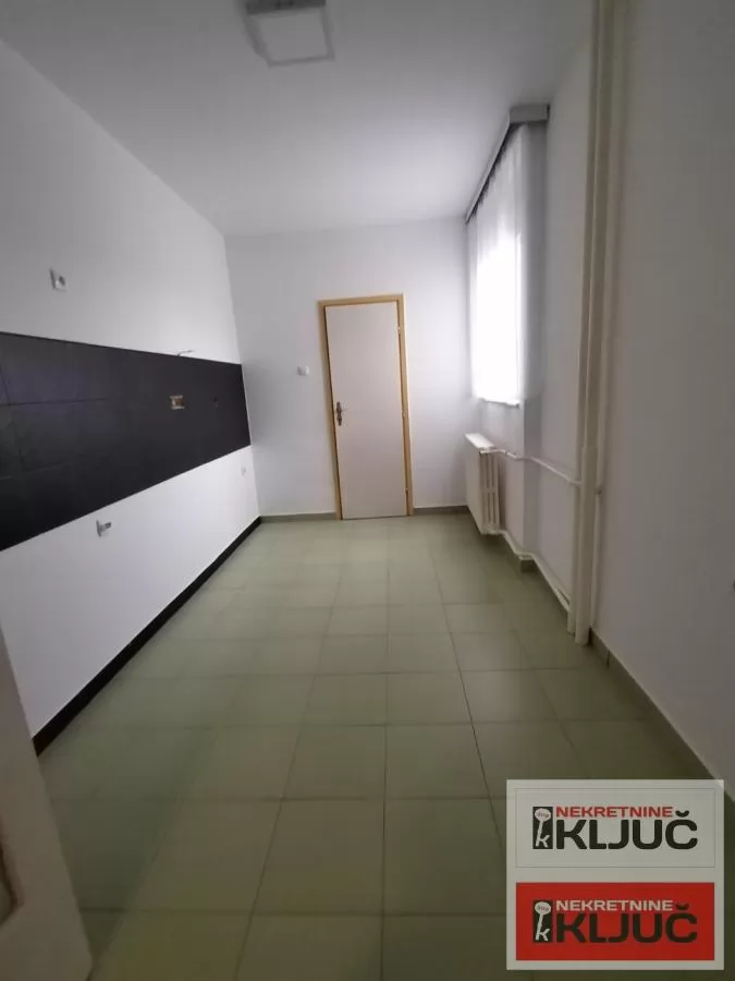 Liman III -useljiv polunamešten stan 8