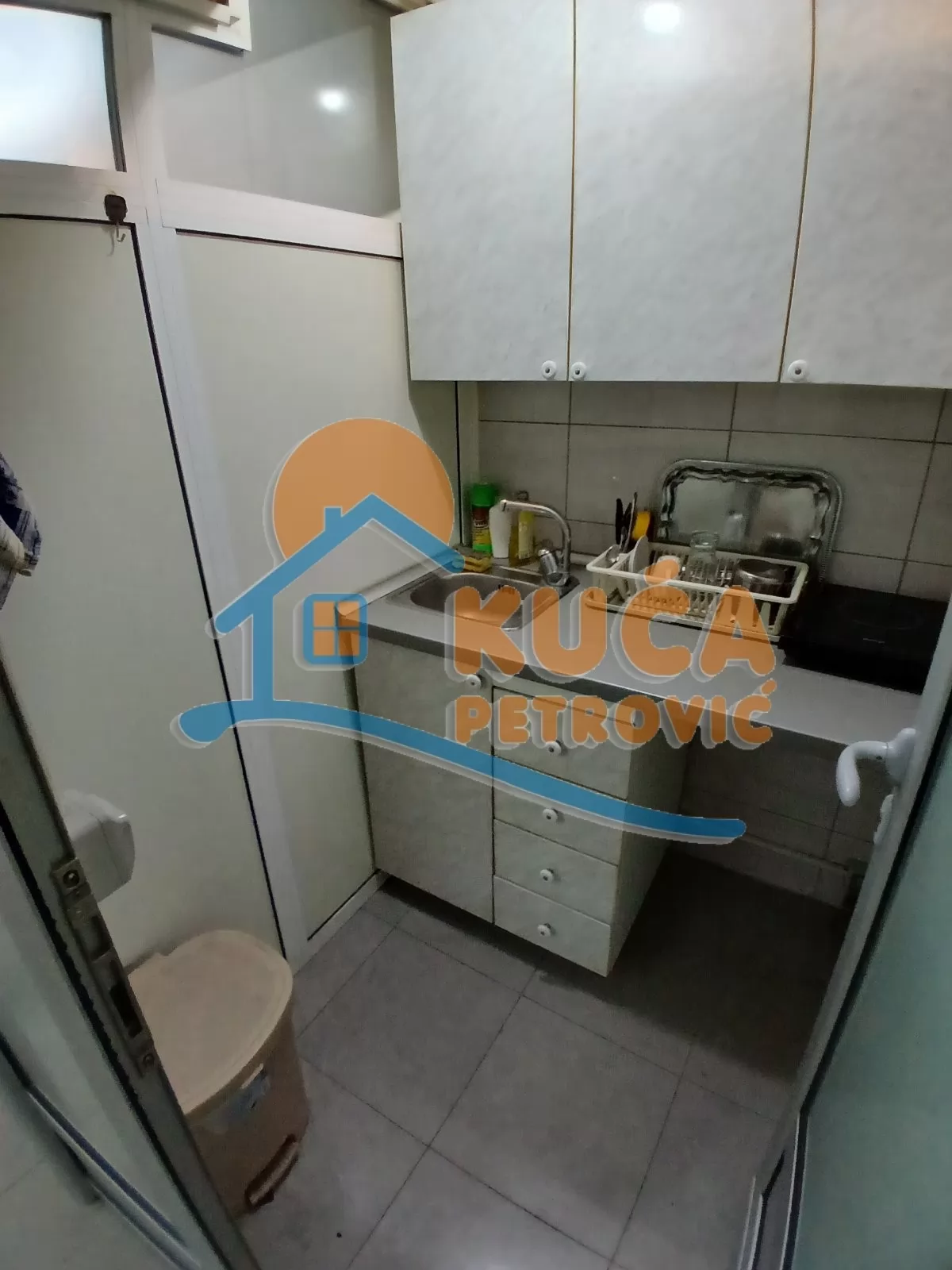 Lokal, 70 m2, Medijana, Trg Pavla Stojkovića ID: i-015417 5