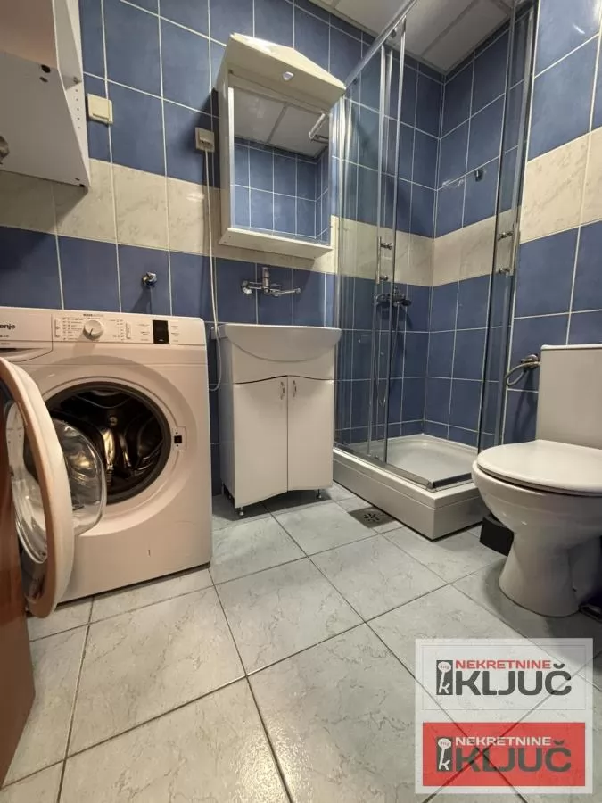 Odlicna garsonjera na Novom naselju 6