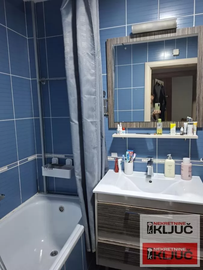 PODBARA, 77m2, Trosoban, Namešten sa parking mestom 11