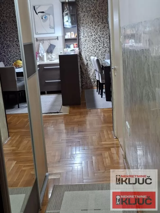 PODBARA, 77m2, Trosoban, Namešten sa parking mestom 9