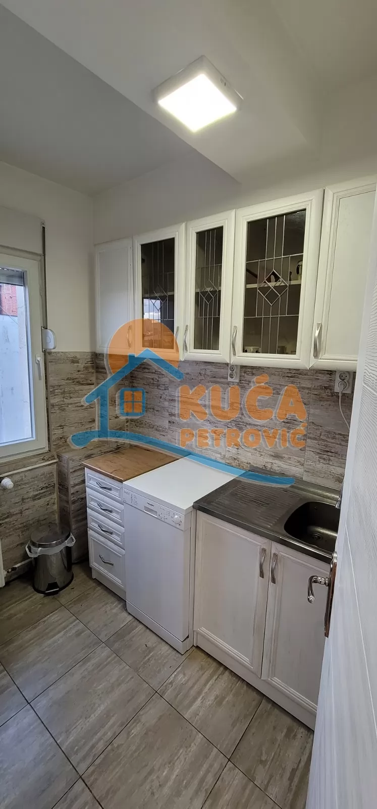 Trosoban stan, 80 m2, Centar, Sinđelićev trg ID: i-015626 3