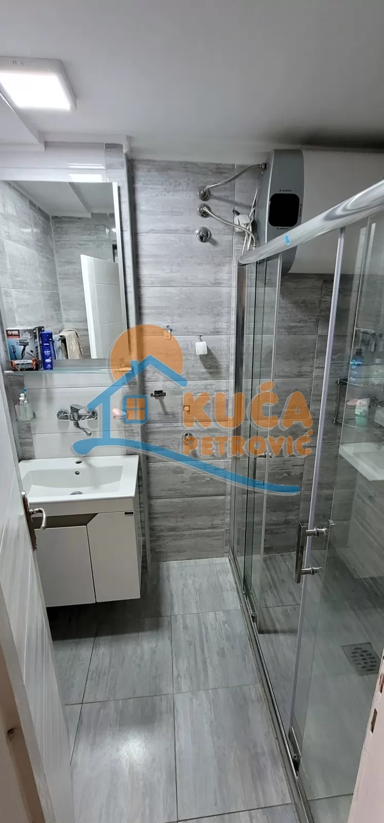 Trosoban stan, 80 m2, Centar, Sinđelićev trg ID: i-015626 6