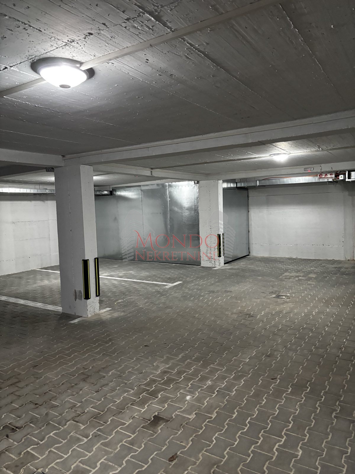 Parking mesto u podzemnoj garazi u novoj zgradi kod Caira 2
