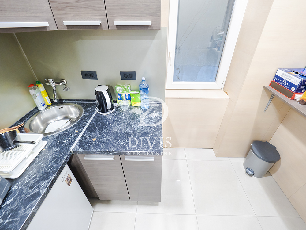 Dvosoban stan u pešačkoj zoni  Maršala Birjuzova 3