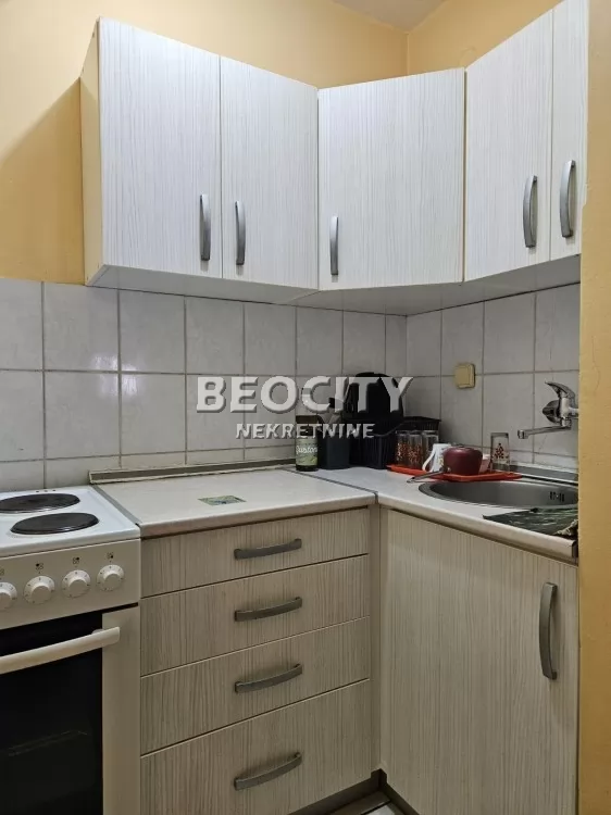 Dvosoban stan, 53 m2, Grbavica, Bulevar Cara Lazara ID: 127813 2