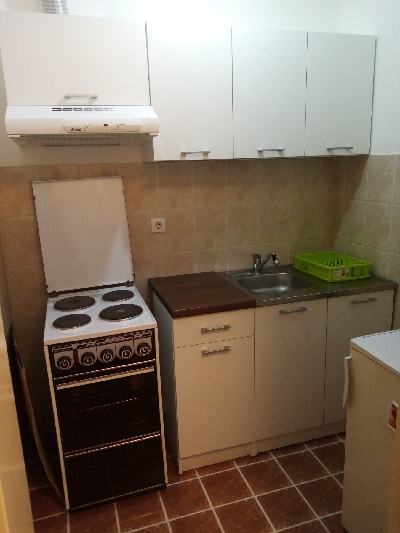 Izdajem nameštenu garsonjeru 5