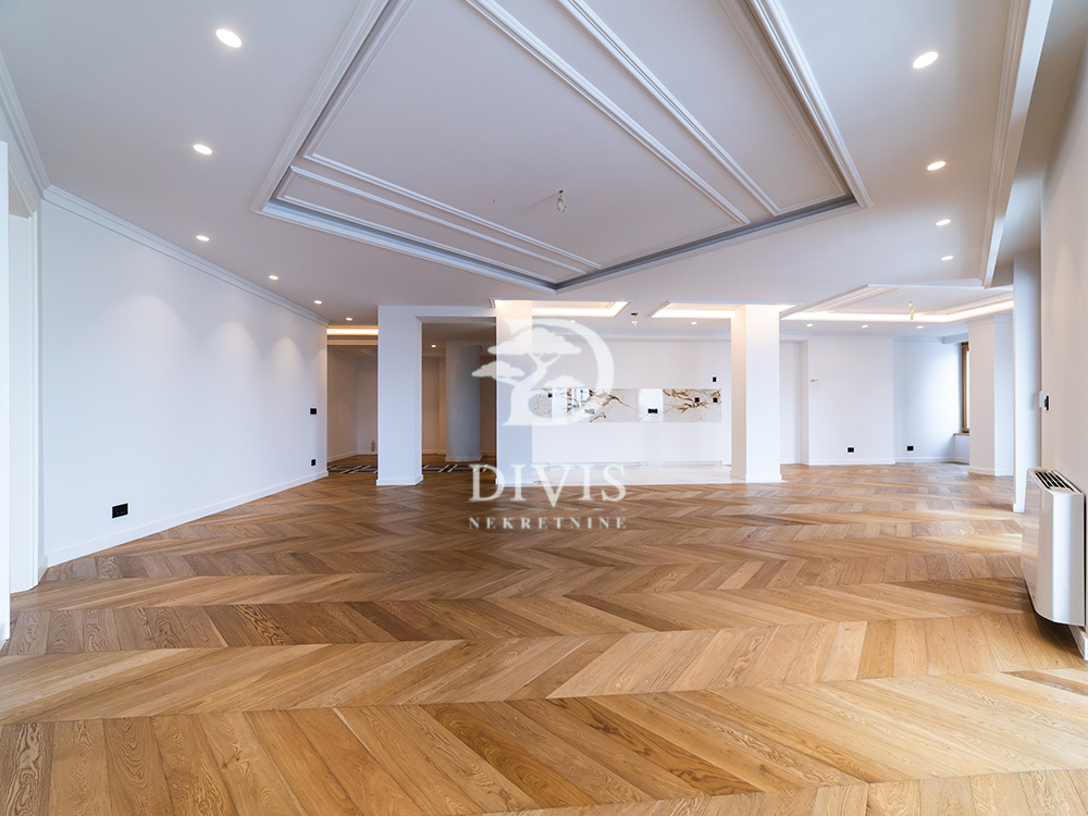 Lux 3 0 stan sa terasom i pogledom na Hram  198m2 2