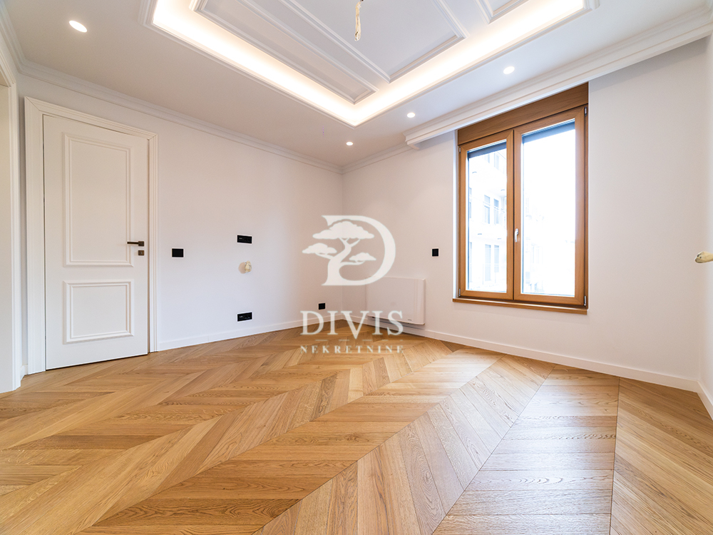 Lux 3 0 stan sa terasom i pogledom na Hram  198m2 5