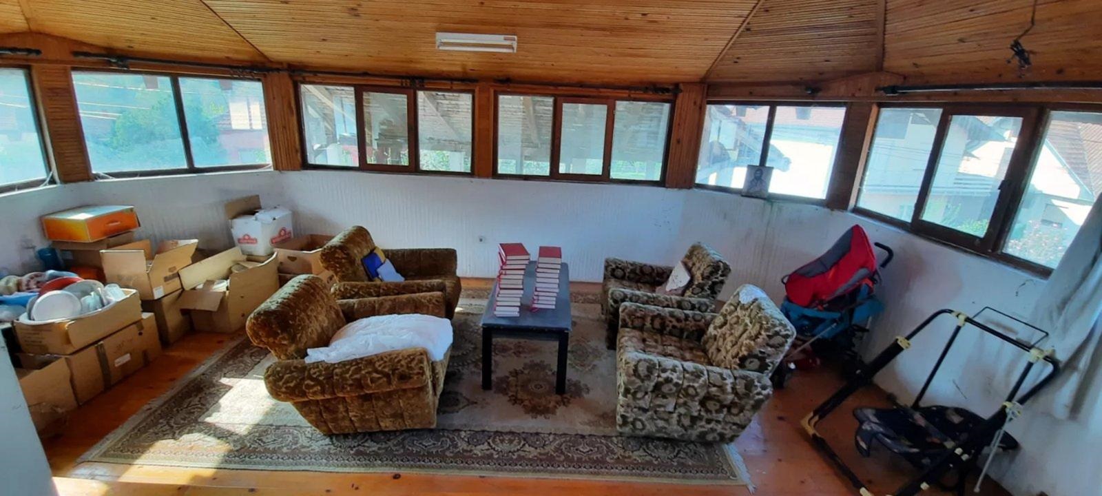 Kuca na atraktivnoj lokaciji sa lokalom i magacinom za zivot i biznis 5