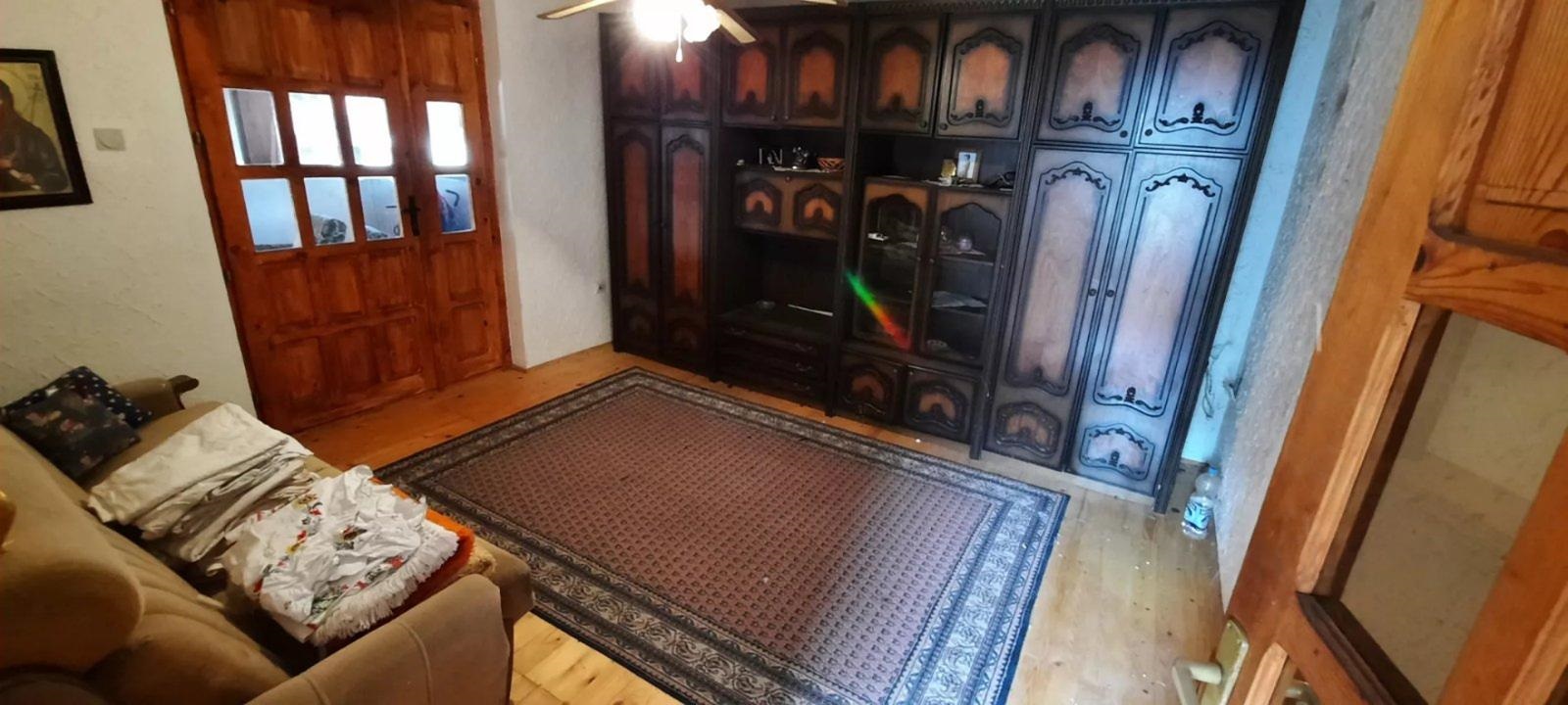 Kuca na atraktivnoj lokaciji sa lokalom i magacinom za zivot i biznis 2