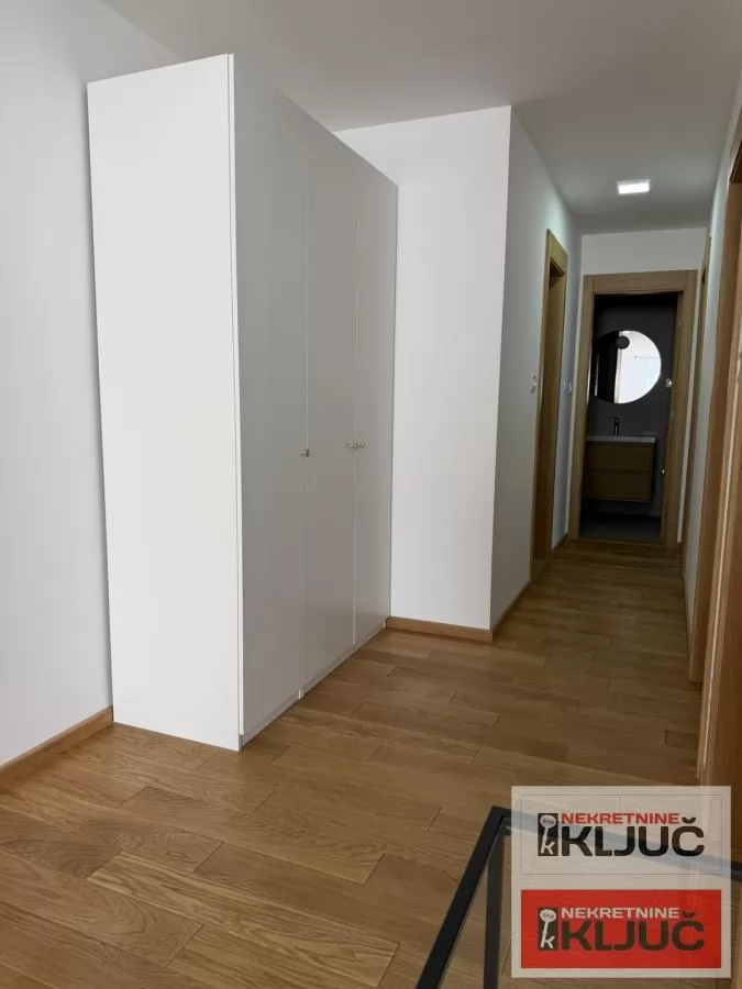 BULEVAR OSLOBOĐENJA IZDAJE SE ČETVOROSOBAN MODERNO OPREMLJEN STAN SA GARAŽNIM MESTOM 22