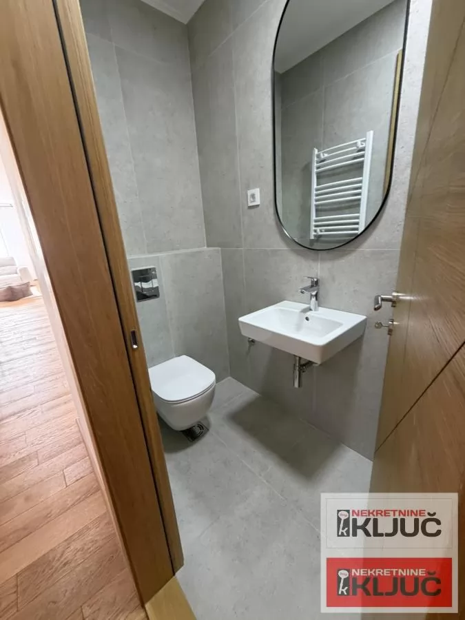 BULEVAR OSLOBOĐENJA IZDAJE SE ČETVOROSOBAN MODERNO OPREMLJEN STAN SA GARAŽNIM MESTOM 25